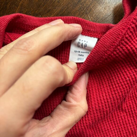 3/$15 Gap Onesie Bodysuit Size 12-18 Months Waffle Knit Red Long Sleeve - Picture 2 of 5